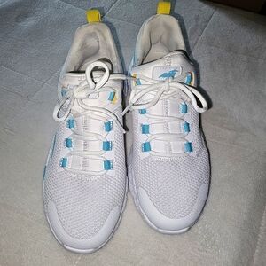 Womens Avia brand faux lace up sneakers (slip on)